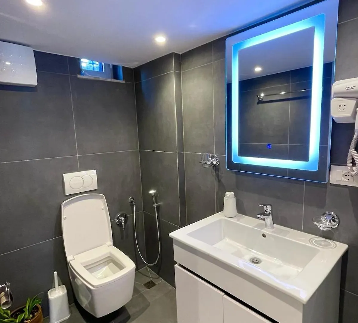 Apartment Green Cozy Home City Center Tirana Albania