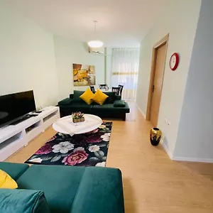 Apartamento New In Center Of, Tirana